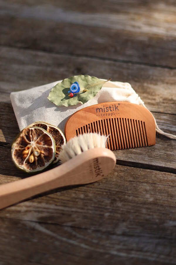 Mistik Terapi 2'li Set | %100 Doğal Keçi Kılı Yumuş Yüz/Saç Bakım Fırçası + Kiraz Ağacı Tarak