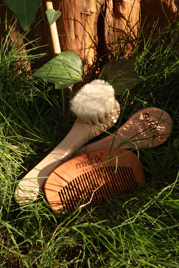 Mistik Terapi 2'li Set | %100 Doğal Keçi Kılı Yumuş Yüz/Saç Bakım Fırçası + Kiraz Ağacı Tarak